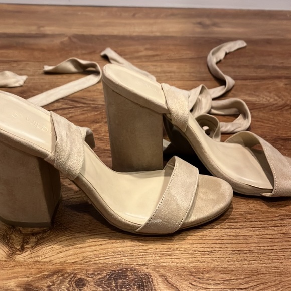 Wild diva lounge cream lace up wrap leg heels size 7 shoes - Picture 4 of 9